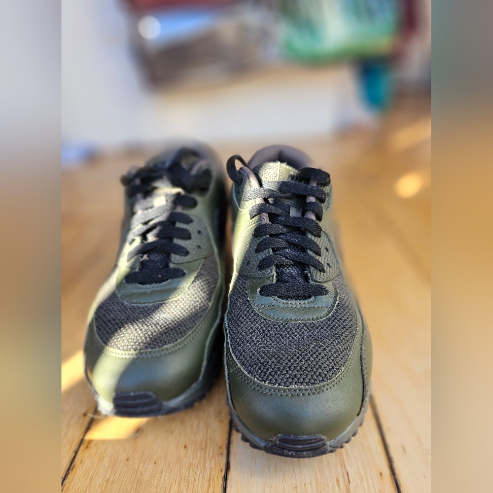 Nike air max olive green